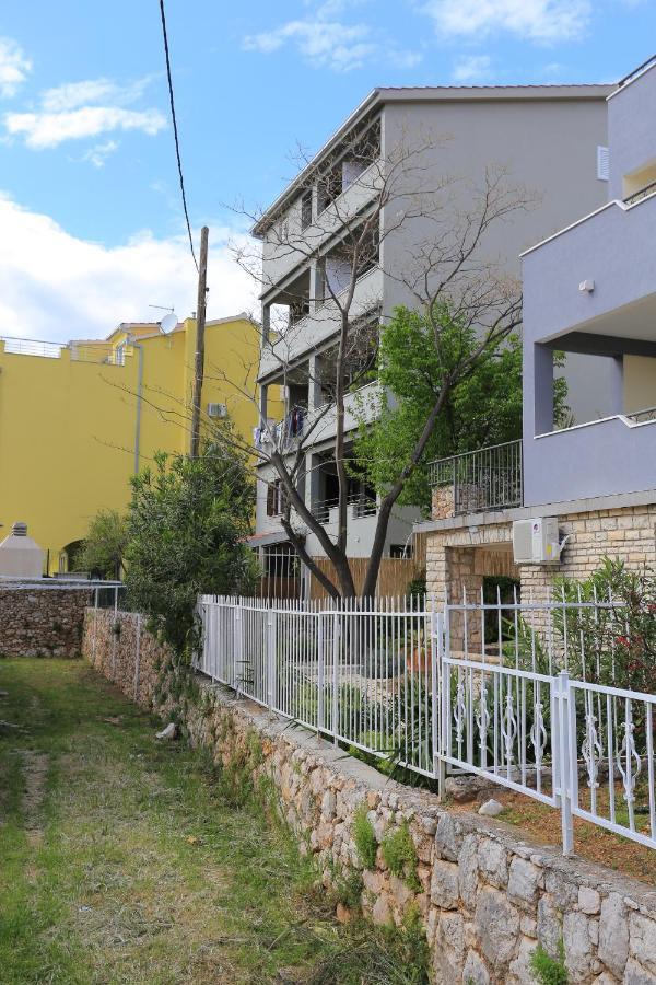 Apartments By The Sea Nemira, Omis - 17039 Tice Exteriér fotografie