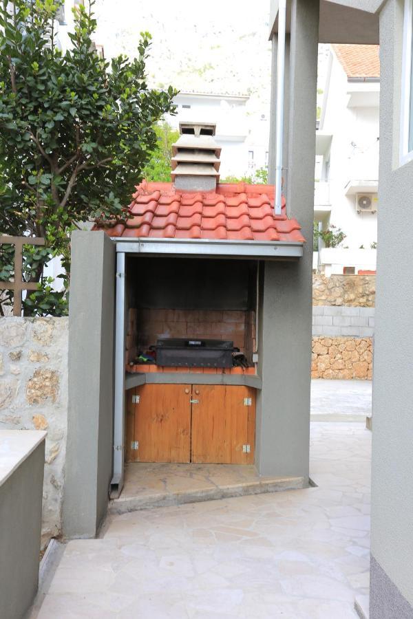 Apartments By The Sea Nemira, Omis - 17039 Tice Exteriér fotografie